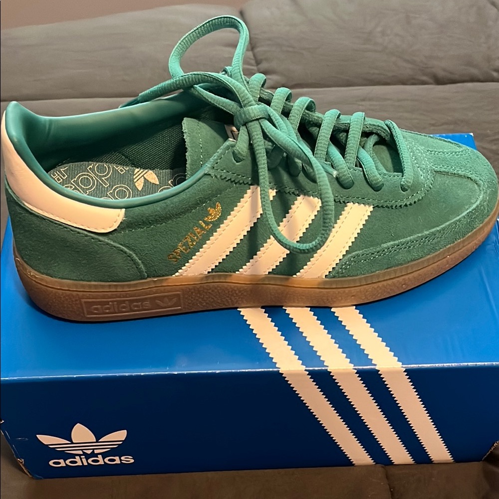 Adidas women’s size 6 green handball spezial shoes